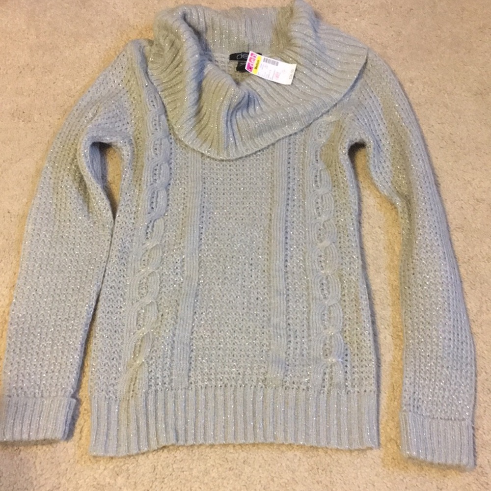 Metallic gray/silver  sweater❤️